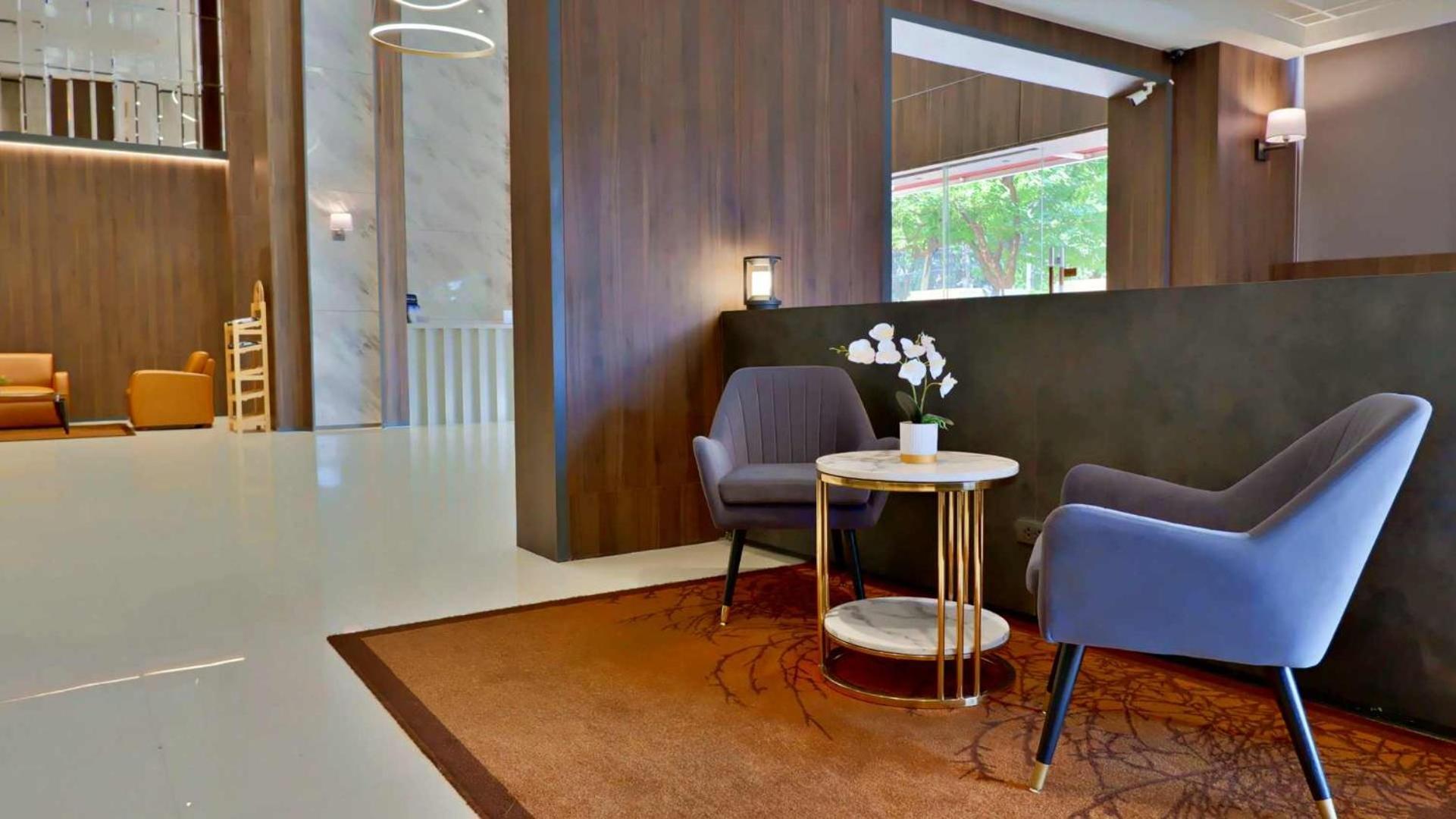 Grand Asoke Suites Boutique Residence Bangkok Bagian luar foto