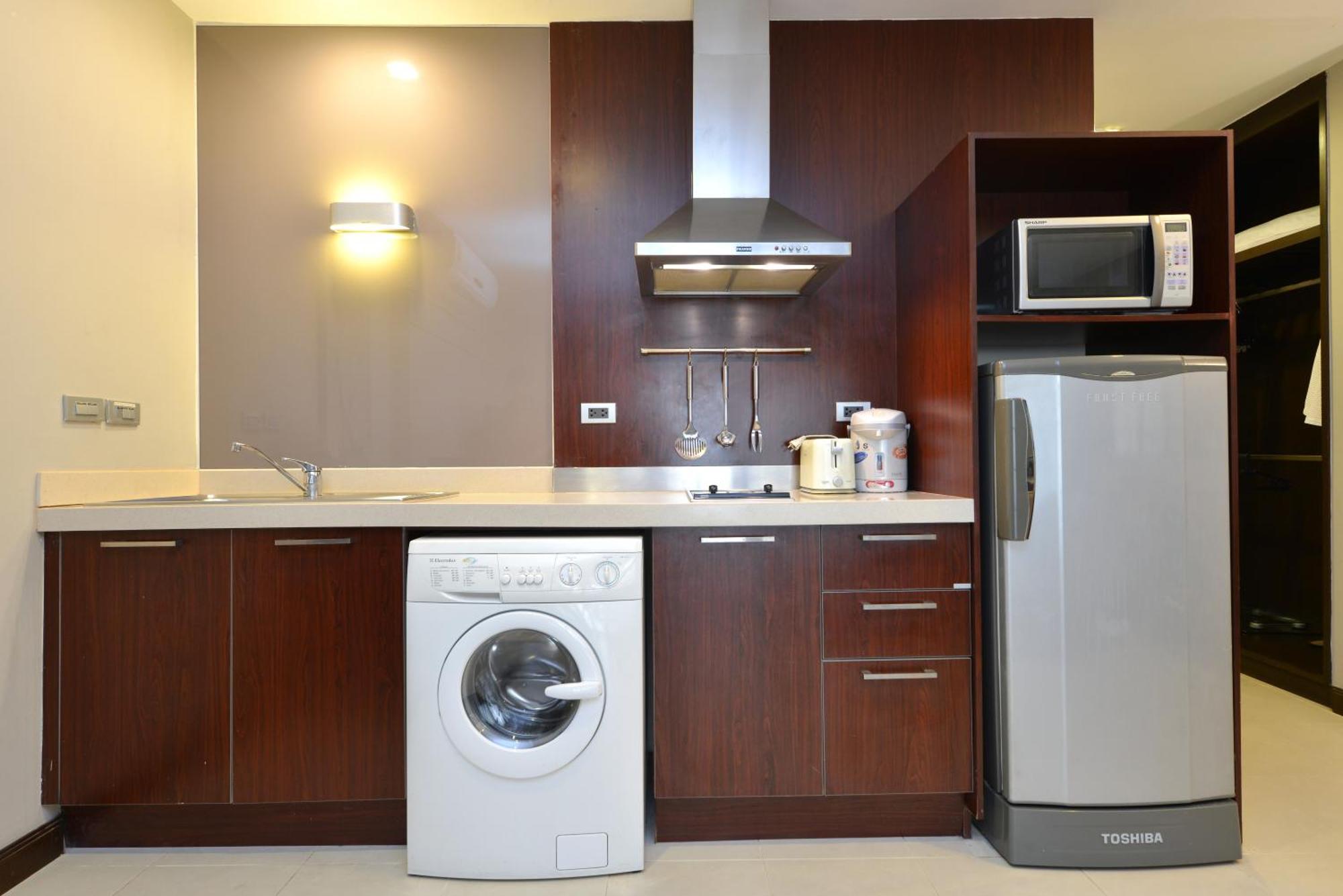 Grand Asoke Suites Boutique Residence Bangkok Bagian luar foto