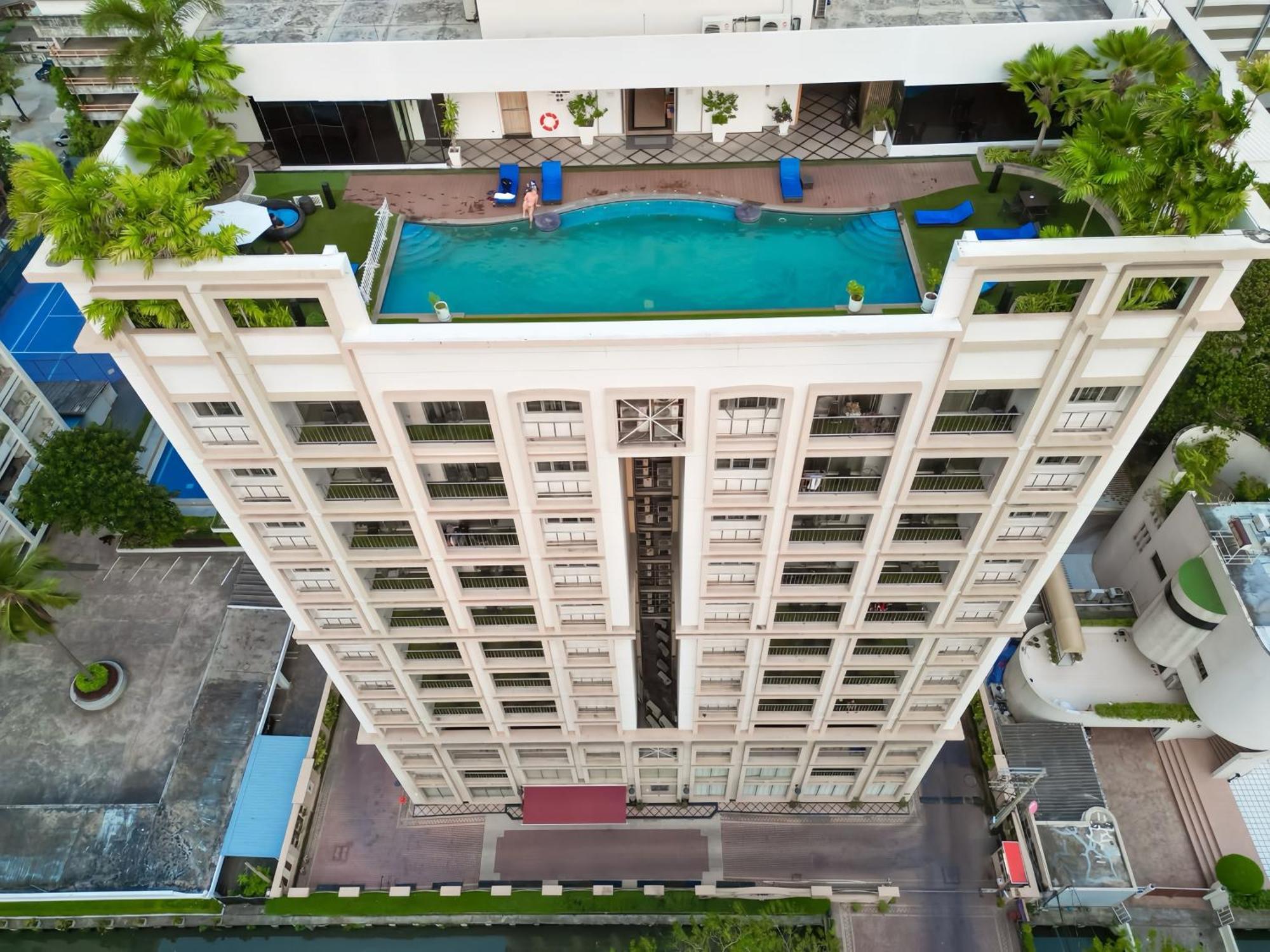 Grand Asoke Suites Boutique Residence Bangkok Bagian luar foto